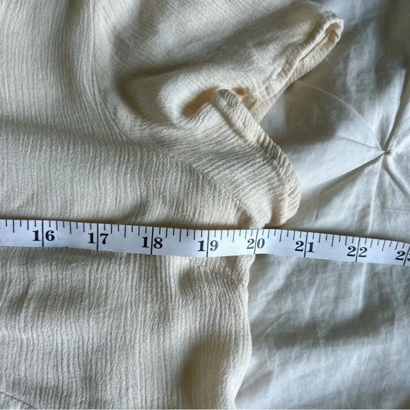 Womens Listicle Large Cream Tie Front Ruffled Blouse - Picture 3 of 6